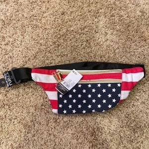 **brand new* American flag Fanny pack
